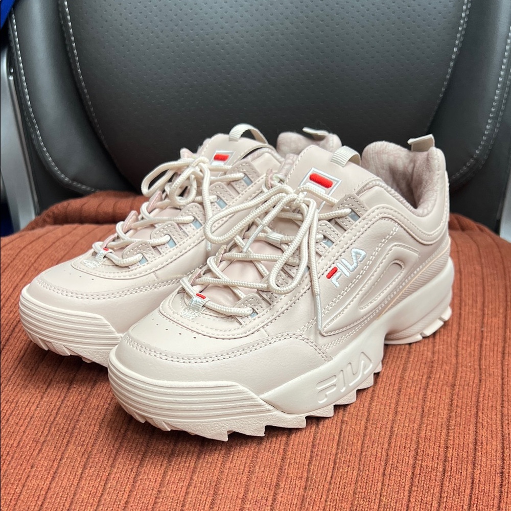 Like new! Pink FILA Women's Dusty Rose Chunky Sneakers 7.5
